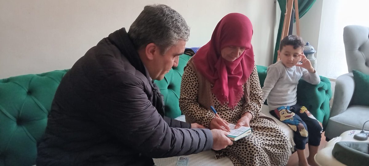 Yönetim Kurulu Üyemiz Ünal ALTUNKAYA Mahallemizde Ailelerimizi Ziyarette Bulundu.Üye Çalışmalarımızada Devam Etmekteyiz.🇹🇷🇹🇷🇹🇷🇹🇷🇹🇷🇹🇷🇹🇷
📌
<a href="/AkpartiAnkara/">AK Parti Ankara</a> <a href="/AkKeciorenResmi/">AK Parti Keçiören</a> <a href="/AKadirkarapinar/">Kadir KARAPINAR🇹🇷</a> <a href="/as_bayindir/">Ahmet Şerif BAYINDIR</a> <a href="/gokayozcan/">Gökay ÖZCAN</a> <a href="/CananBaranizgi/">Canan Baran İzgi</a> <a href="/UnalAltunkaya40/">Ünal ALTUNKAYA 🇹🇷</a>