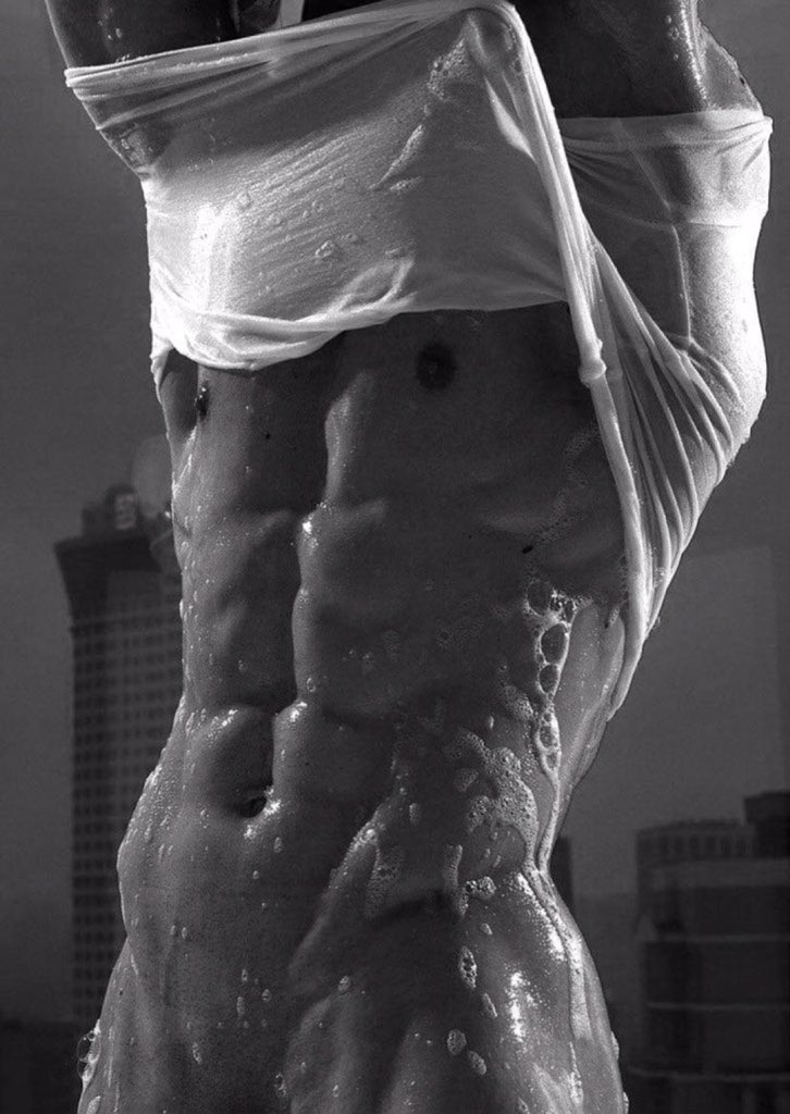 Facts about men built like this🥹