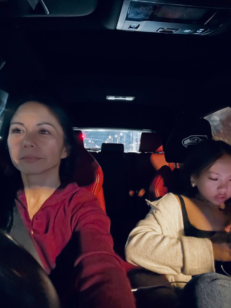 chinggayandrada's tweet photo. It doesn’t matter where I am in my life❤️ This right here is my all time favorite time &amp; moment - creating memories with my favorite human☀️ Nothing else compares to the joy I feel when I hear her laugh &amp; tell me stories❤️Nothing🙏 https://t.co/YxP9aj0AZw