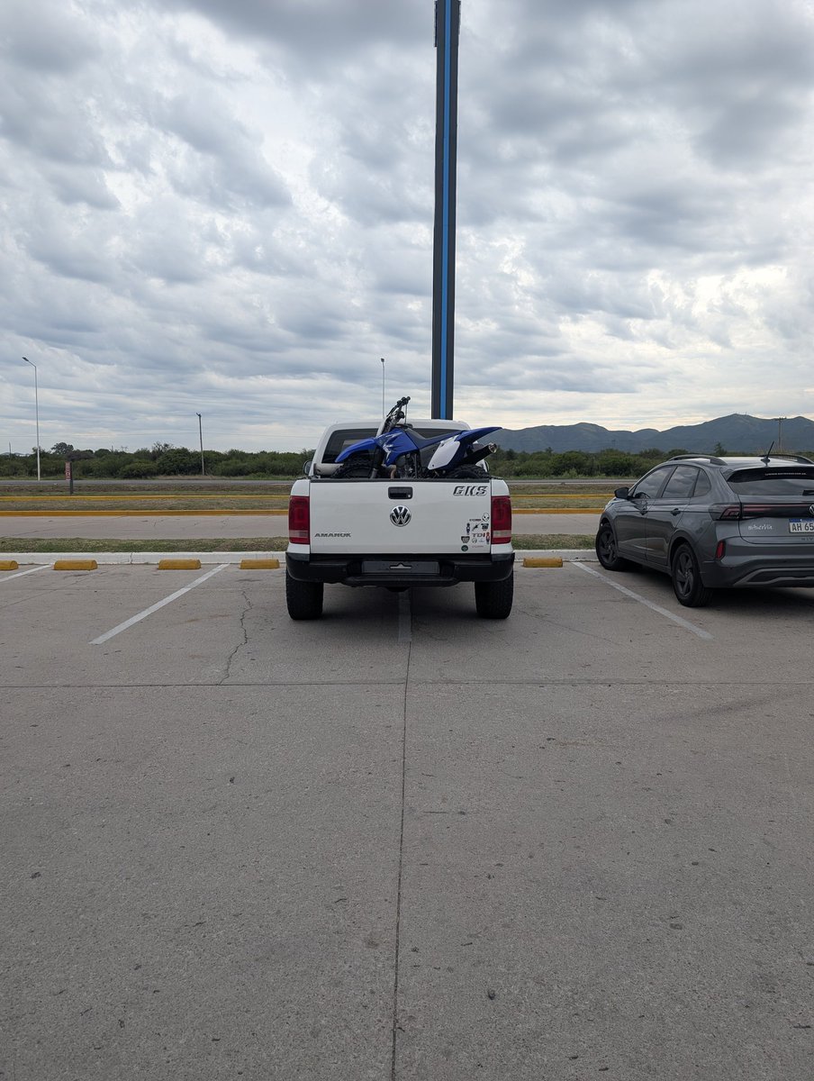 Boludos con Amarok tweet media