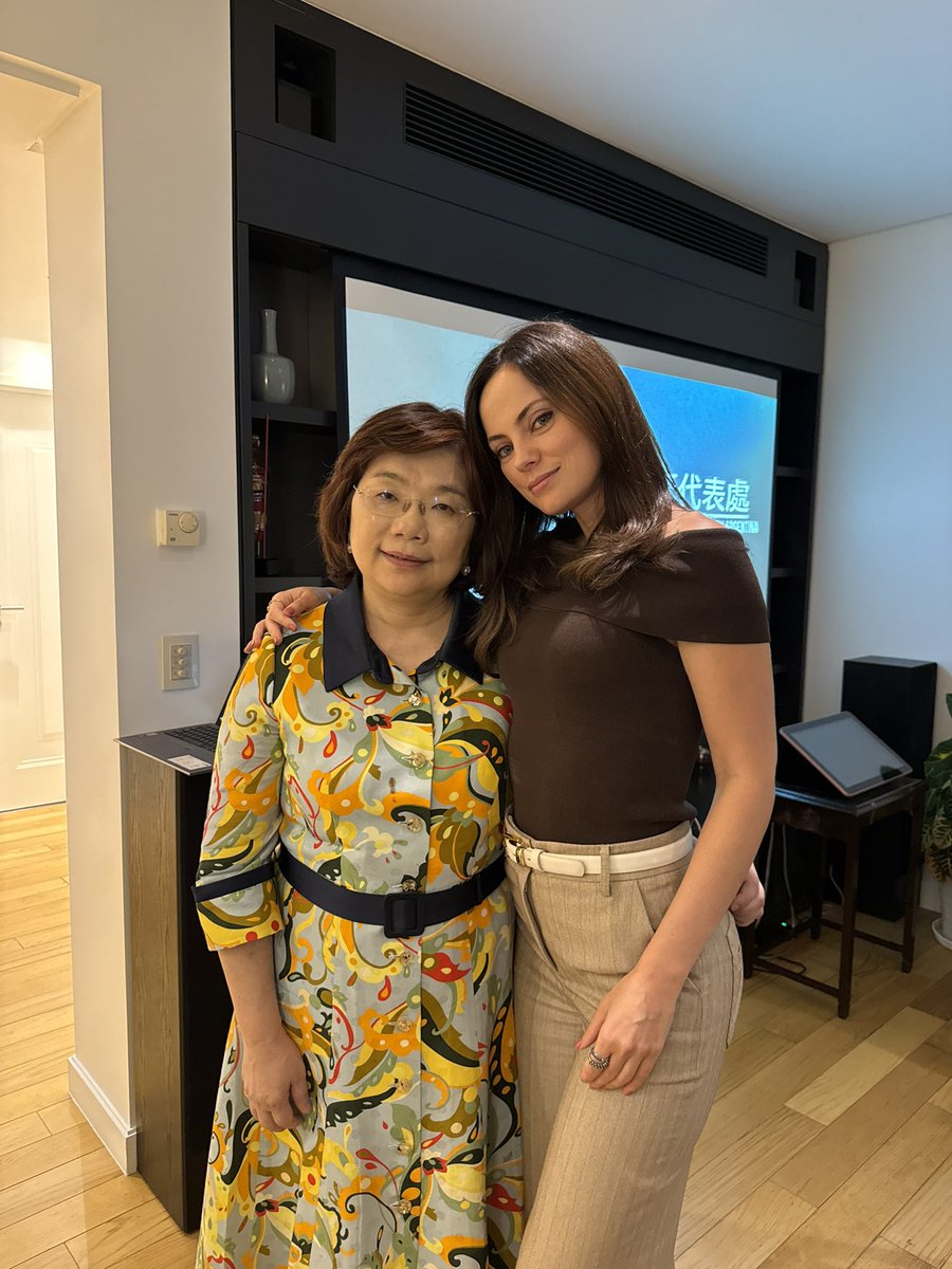 Con la embajadora de Taiwán, la isla hermosa que preserva la China original sin comunismo.