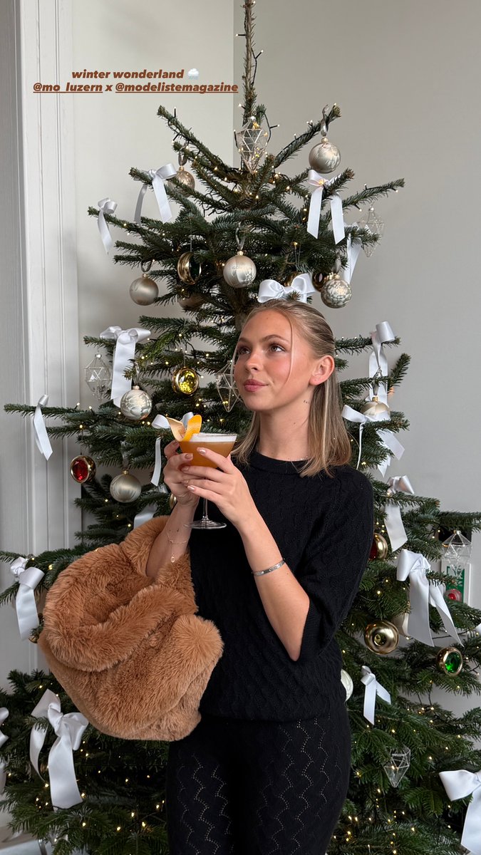 Christmas Cutie Jordyn 🎄🌨️🍸🎀🥹