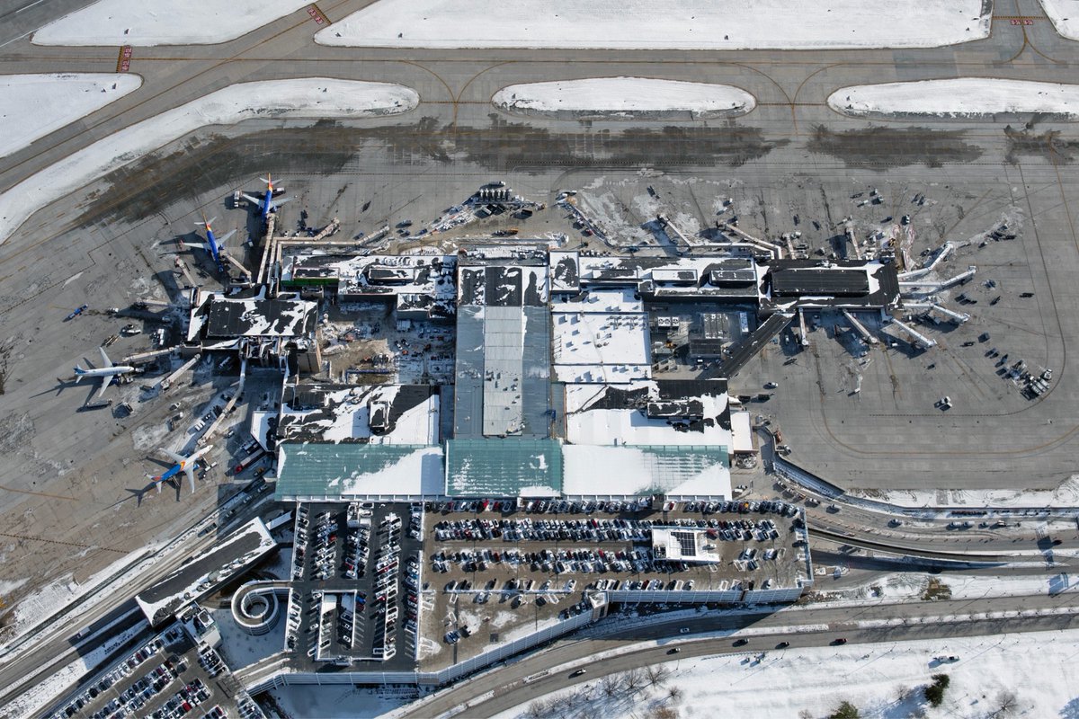 OMAairport's tweet photo. ❄️ A snowy snapshot of progress! The Terminal Modernization Program continues to take shape, and the new Central Pavilion is now fully covered as crews push forward towards winter.
 
Learn more at https://t.co/YcKwrZiuXF! ✈️🏗️
 
#BuildOMA https://t.co/QZ9n42Pj9x