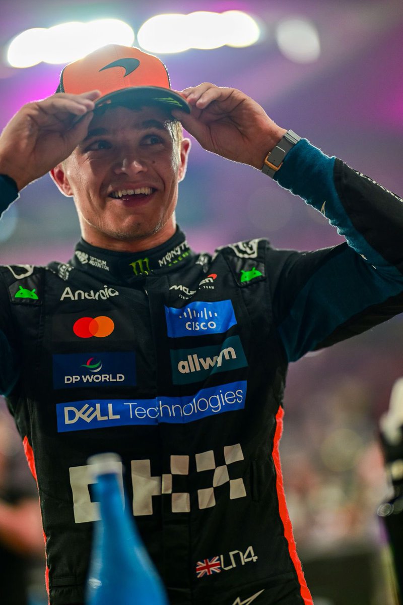 McLarenF1's tweet photo. Big effort out there, Lando 😁🙌

#McLaren | #AbuDhabiGP 🇦🇪 https://t.co/zNhP5E8NGr