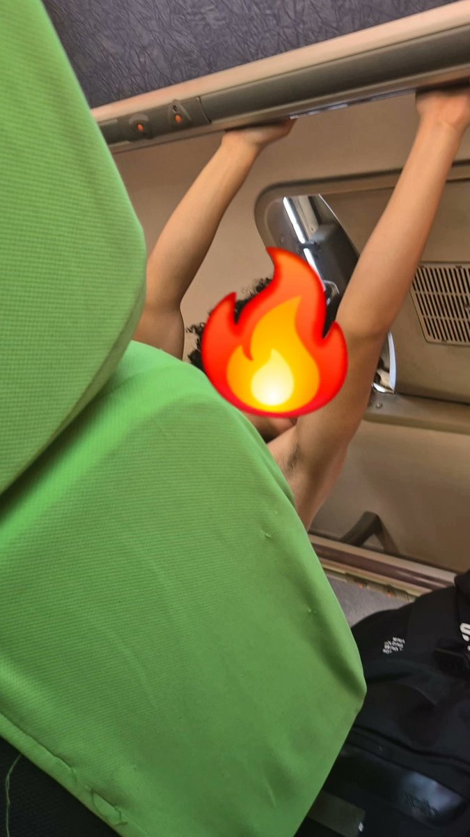 lexis_conce's tweet photo. Que ricas axilas uno se encuentra en los buses 🥵🥵🥵 pa lamerlas https://t.co/doNLWrqLP1