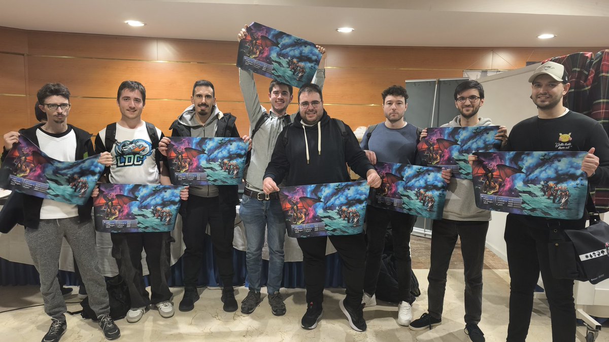 MIRAD NUESTRO TOP 8

Atentos a estos grandes jugadores que van a pelearse por el trofeo 🏆 Ahora a ver los cuartos de final

⬇️⬇️⬇️⬇️
twitch.tv/campeonatomode…

Gracias a <a href="/FreeKensMTG/">FreeKens 🔜 Swiss Magic Masters 11-12 Oct</a> por los tapetes