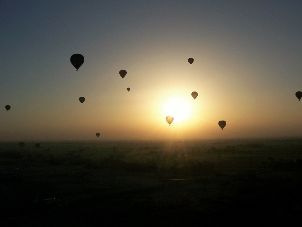 <a href="/tonyfuo/">Sinuhe the Egyptian</a> Got up at 3am to see the sun rise over Luxor by balloon, one of a 1000 great memories of your wonderful country