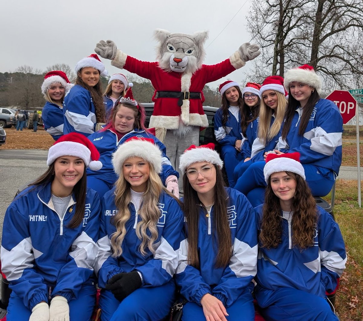 SDHS Varsity Cheer tweet media