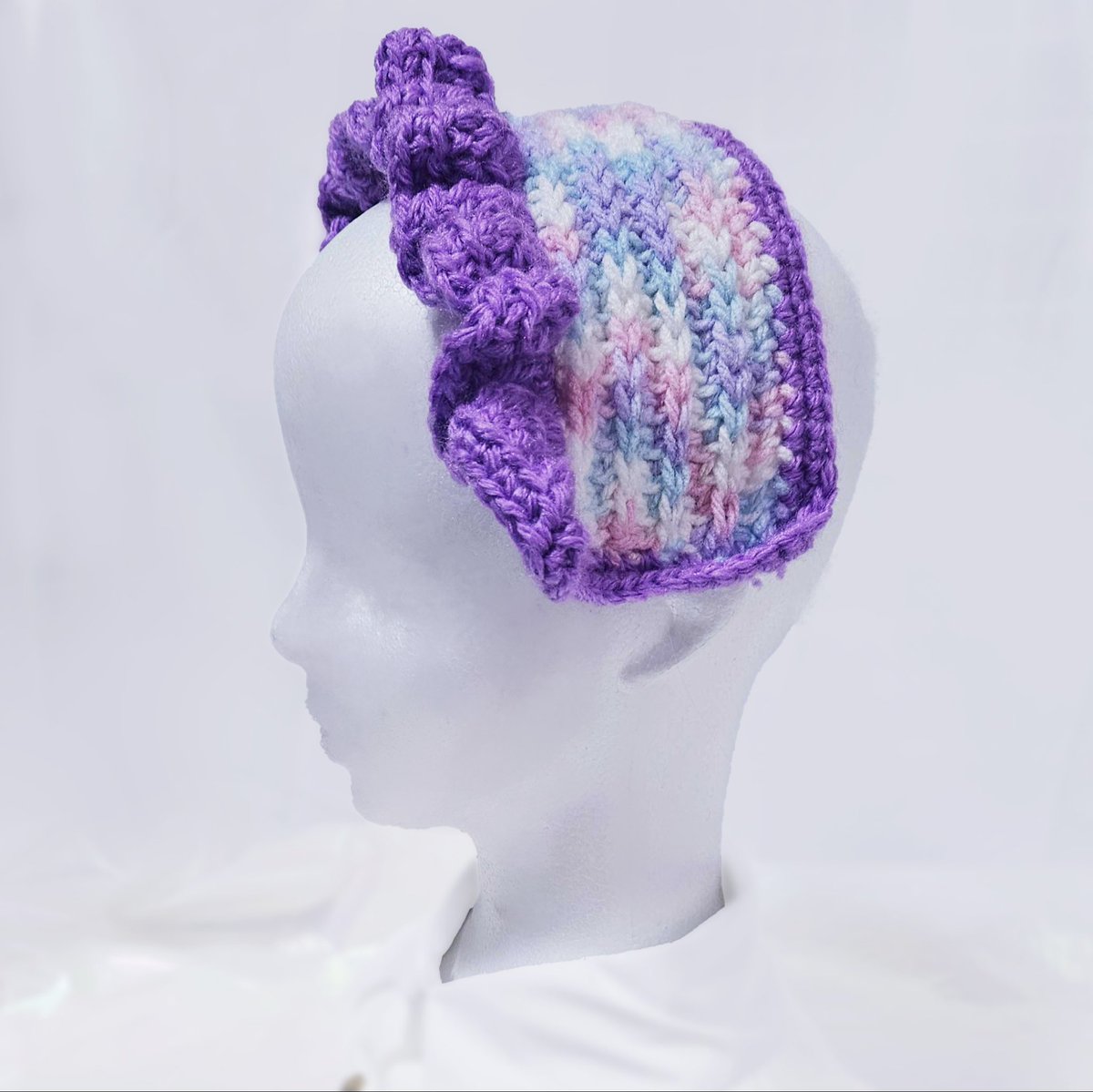 【🏰tenten城NEWS】

🏰tenten城にお迎え〜　

┈┈ ˖❄︎⊹ ┈┈⊹❄︎˖ ┈┈
ブランド：甘味屋
(<a href="/amamidesignwork/">甘味屋 よに 🍬💘</a>)
creator甘味屋よに様
デコれるヘドレをコンセプトに
ニットのピンブローチ付き
ヘッドドレス商品
┈┈ ˖❄︎⊹ ┈┈⊹❄︎˖ ┈┈
好評販売中！

ご来店お待ちしております！