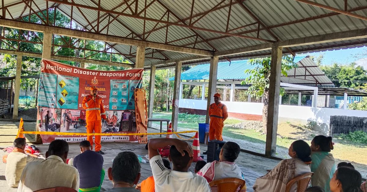 12bnndrf's tweet image. 12NDRF Teams conducted #CommunityAwarenessProgramme at Bormuria Bodo Gaon Lakhimpur &amp;amp; Bonpurai Gaon,Lakhimpur #Assam Around 96 beneficiaries benefitted with do’s and don’t during disaster. #NDRF4U #BePrepared.