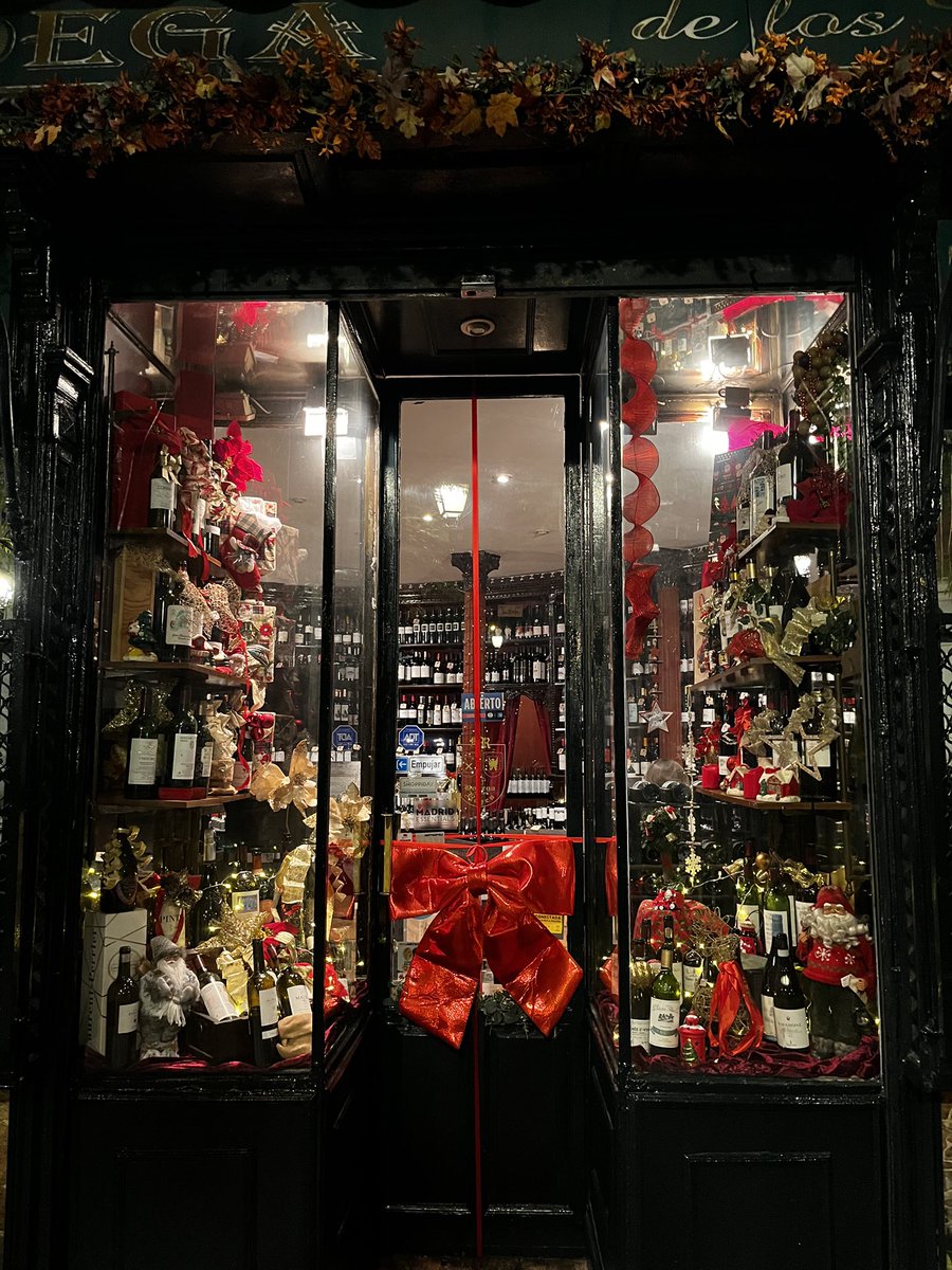 bodega de los reyes tweet media