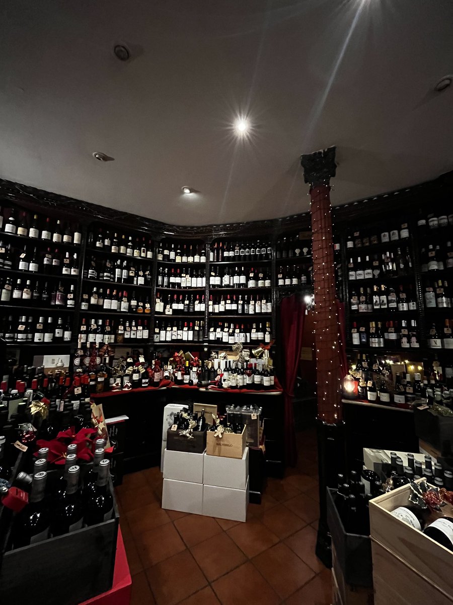 bodega de los reyes tweet media