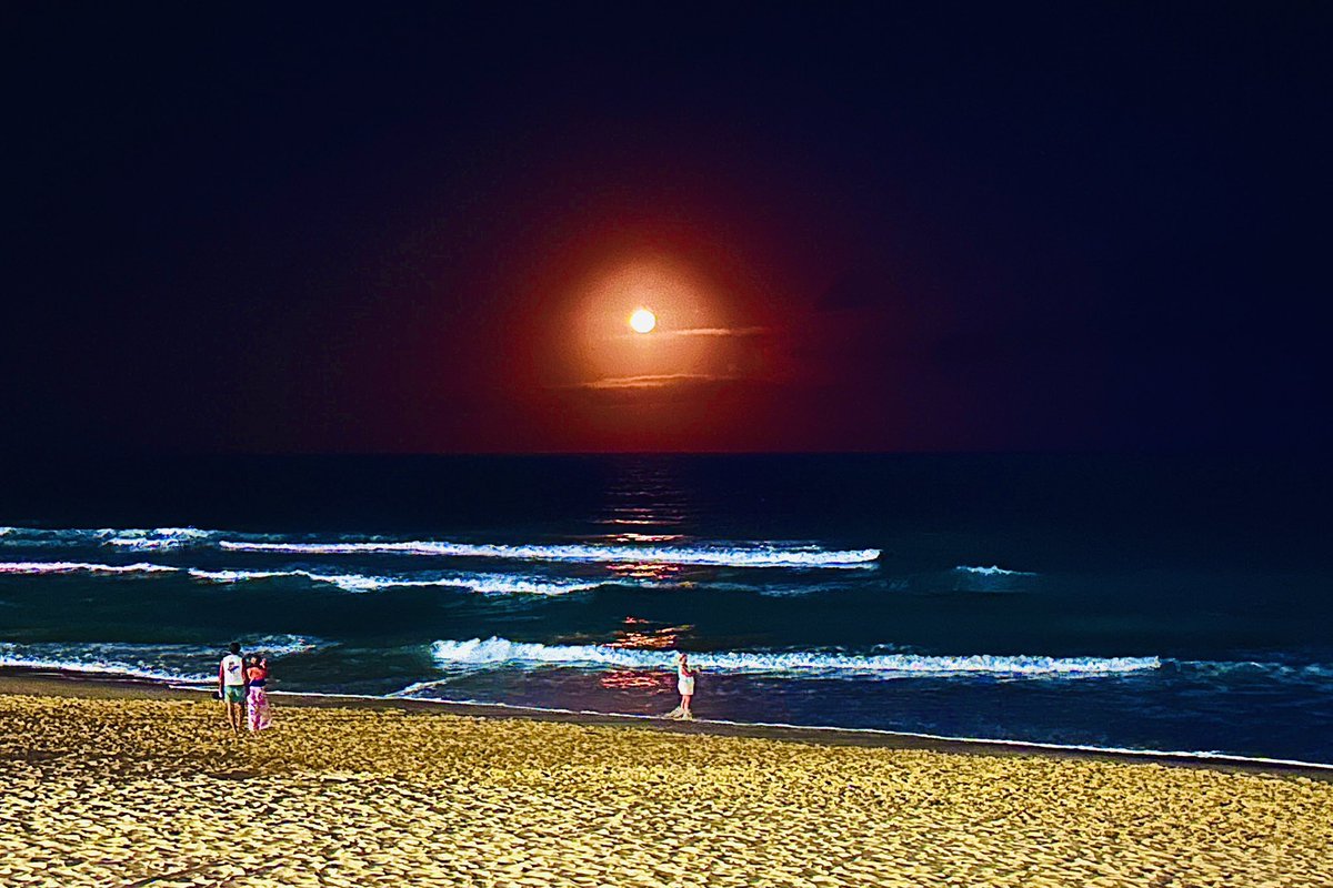 オーストラリアの月は美しい