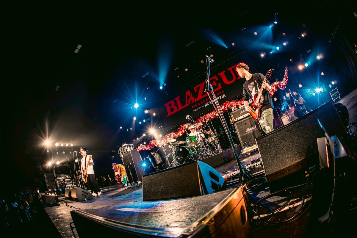 BLAZEUPNAGASAKI's tweet photo. 【LIVE REPORT】

SHANK「多くは語らずとも伝わる想いがある。明日へつながる盤石のステージ」
https://t.co/TAb4IFSko2

#BUN25 https://t.co/SwOl7X7QHF
