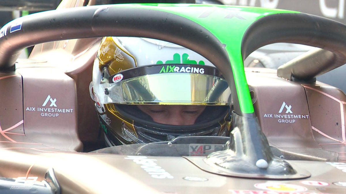 In the zone.

Joshua Duerksen lines up alongside Arvid Lindblad on the front row 👀🇵🇾

#F2 #AbuDhabiGP