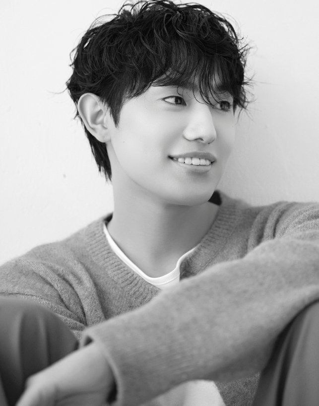 junjikitten's tweet photo. Actor Yongsoo finally added on the artist management run website 

https://t.co/e6VJB7htGV https://t.co/C2r1bpx1J6