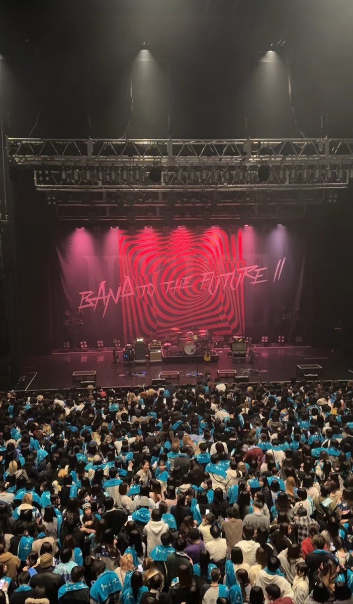 ねぐせ。『BAND TO THE FUTURE Ⅱ』
ド世代すぎる最高の対バン💥

KANA-BOON「結晶星」は、なおとさんリクエストだそうで、テンション上がりすぎて２階の客席まで来てました、笑

いつか「ねぐせ。ド世代なんです」って言われるくらいに、強くて大きいバンドになっている気がした夜！