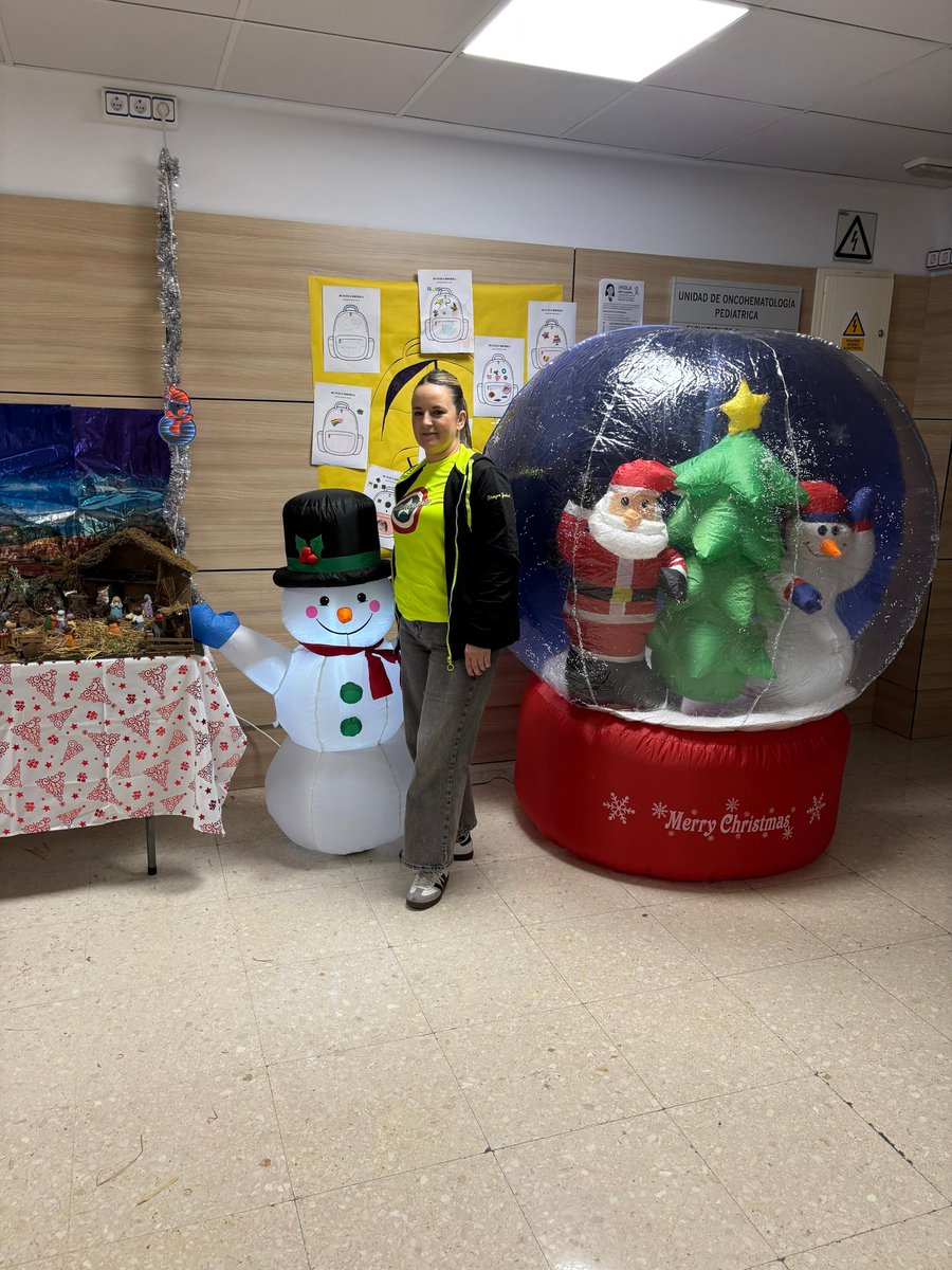 💫 Ya llegó la Navidad a la 7ª planta del Materno Infantil de Granada en el <a href="/hospital_hvn/">HUVN</a> 

🎄🎅🏻 Montanos nuestro tradicional belén y árbol de Navidad 

#navidadenelmaternal #capitanantonio #siemprejuntos