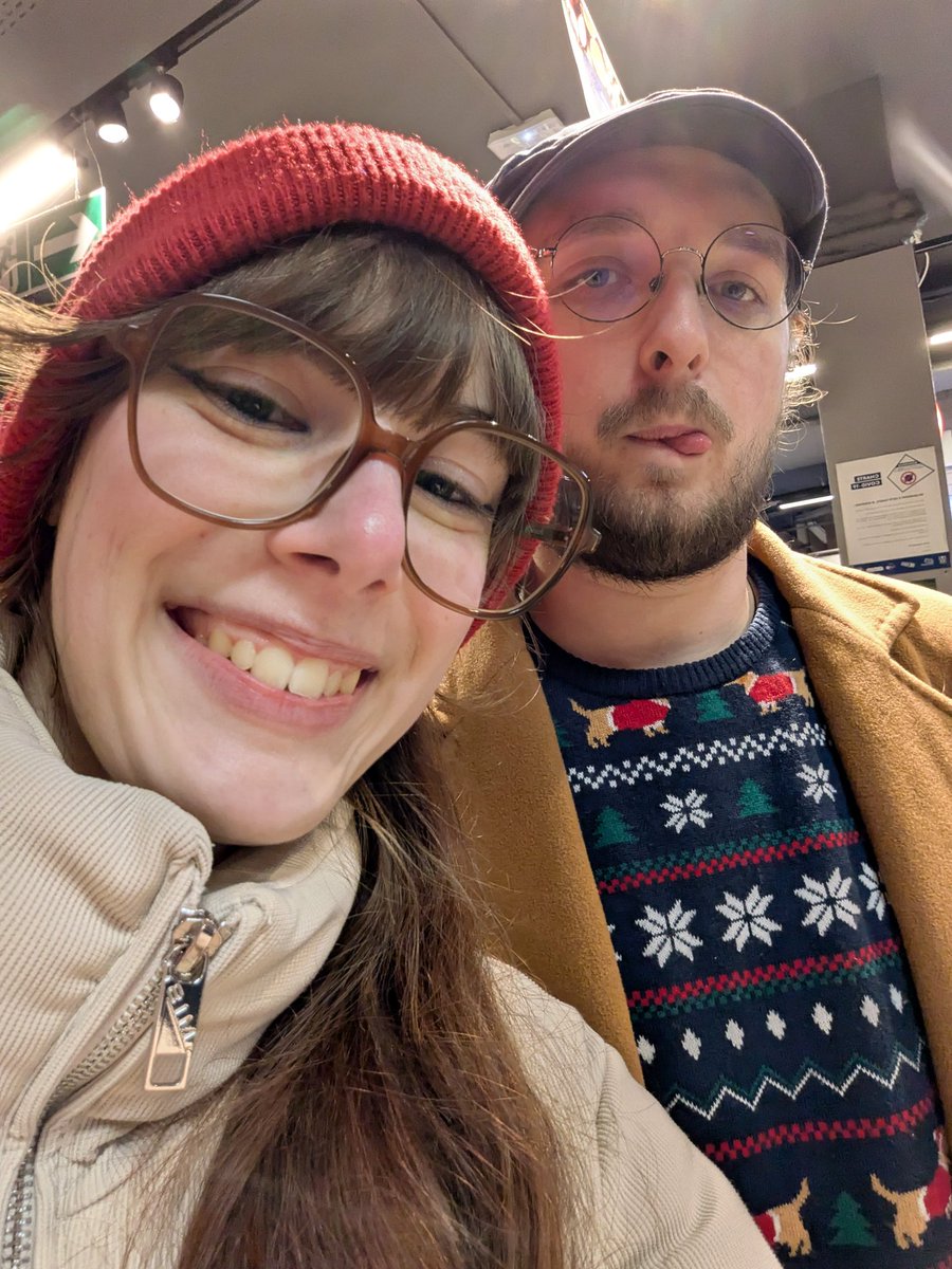 inesgnn_'s tweet image. Vu que ça stat, suivez la bouquinerie 🫶🏻📚 je pourrais lui donner des sous à Noël mdrrrrrr