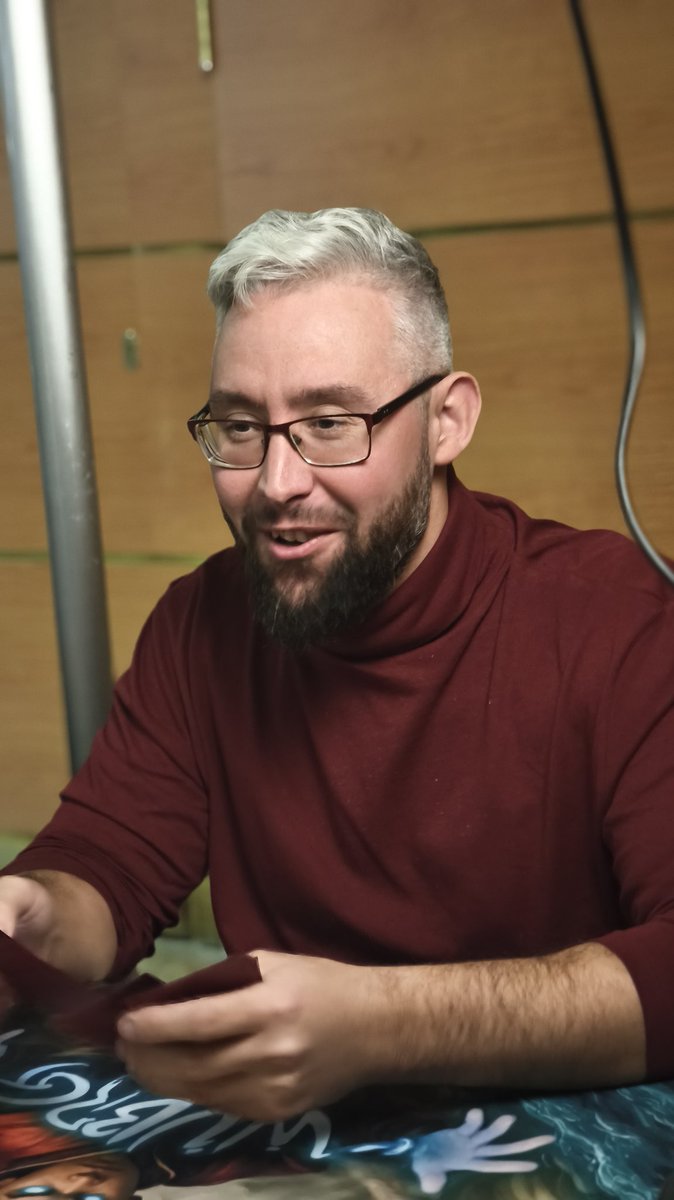 Venid a ver la ronda cuatro del torneo 🤩

twitch.tv/campeonatomode…