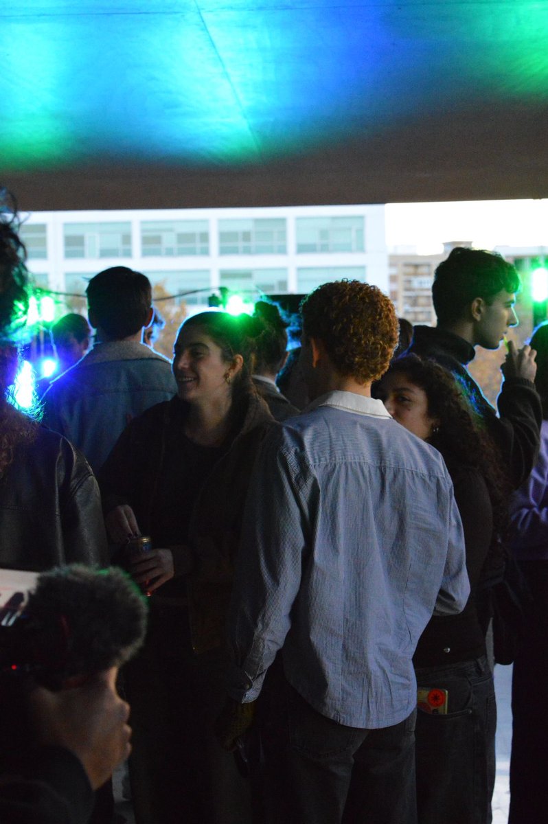 deetsa_upv's tweet photo. AYER HUBO FIESTA !!!!!! 

Gracias a todos los que vinisteis a la tercera edición de la ARCHIHOUSE 💌 

esperamos que os lo pasarais genial y nos aseguraremos de que haya otra prooooonto 🗣️ https://t.co/sGFTxXwGXo