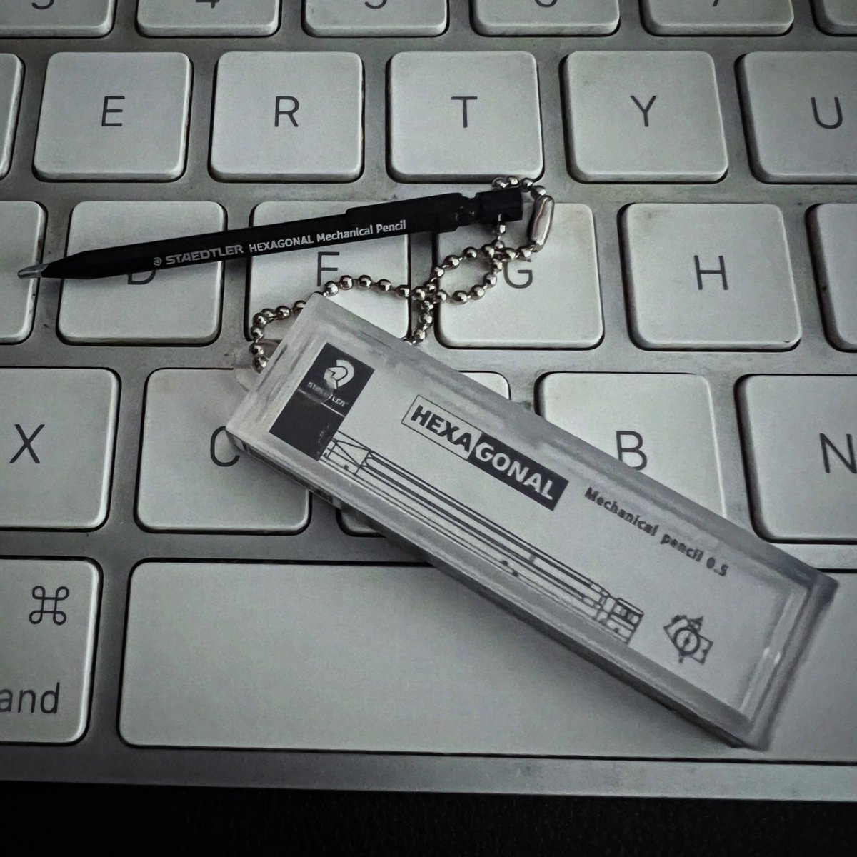 Raybonche's tweet photo. The smallest mechanical pencil I ever got... https://t.co/GvhuTgDIag