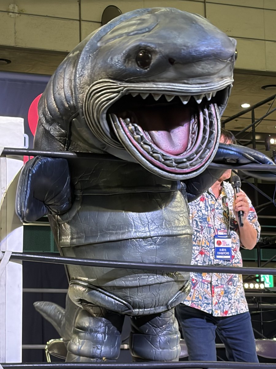 コミコン行ってきました。 サメ映画トークショーでサメ遊戯のサメAが