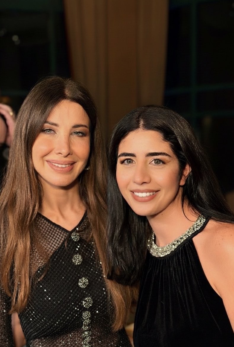 MivaSY's tweet photo. Our wonderful Star Rocked the stage of #Atlantis at #starsonboard Concert last Night in #Dubai 😍❤️ my love of my life God bless you .. ❤️❤️❤️😘
Full house
Great atmosphere
Sweetest soul ever 🥰 @NancyAjram https://t.co/133G5R4qzt