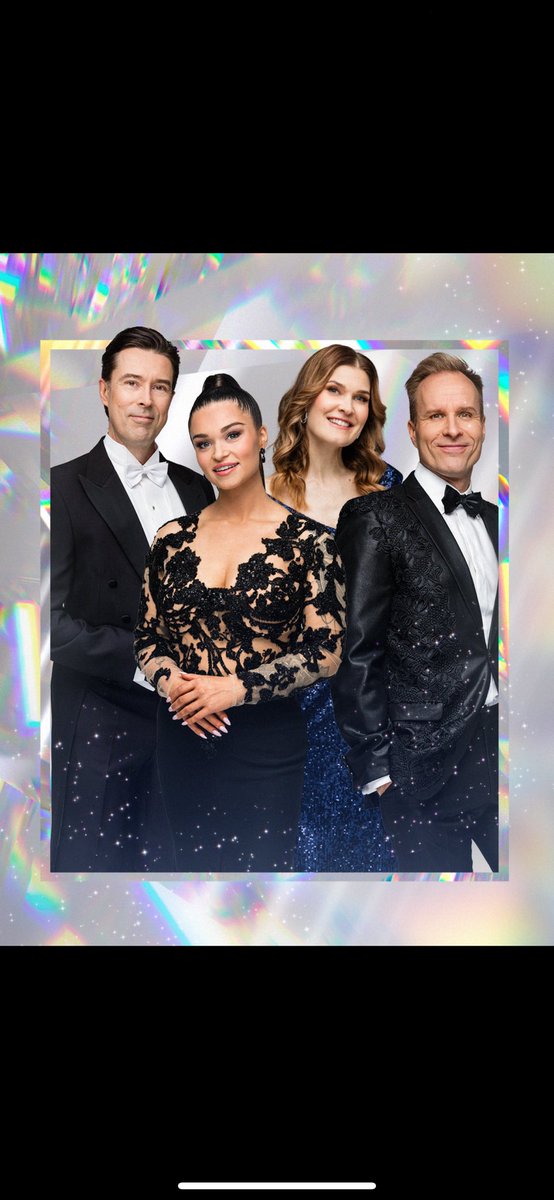 Hyvää itsenäisyyspäivää 🇫🇮 Linnan juhlat TV1 ja Yle Areena klo 18.15 <a href="/LauraArffman/">Laura Arffman</a> <a href="/kreetamaria/">Kreeta</a> <a href="/NickeAlden/">Nicke Aldén</a> <a href="/mikkokekalainen/">Mikko Kekäläinen</a> #melinamäkelä