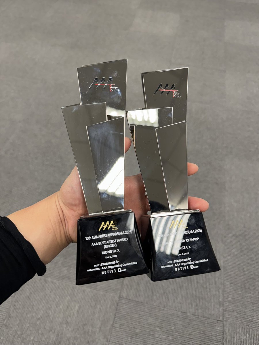 mxbase's tweet image. MONSTA X takes home two awards from Asia Artist Awards 2025 #몬스타엑스 #MONSTAX

• Best Artist (Bonsang) Award
• Histort of K-POP Award

Congratulations MONSTA X! You all worked so hard. We are so proud of you ❤️!