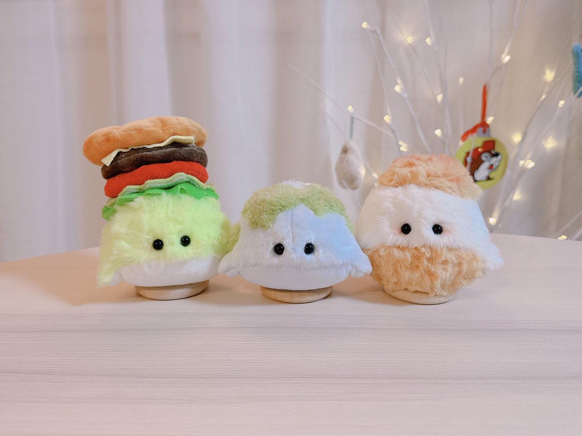 レタス多めハンバーガーくぅたん、地球くぅたん、シュークリームくぅ