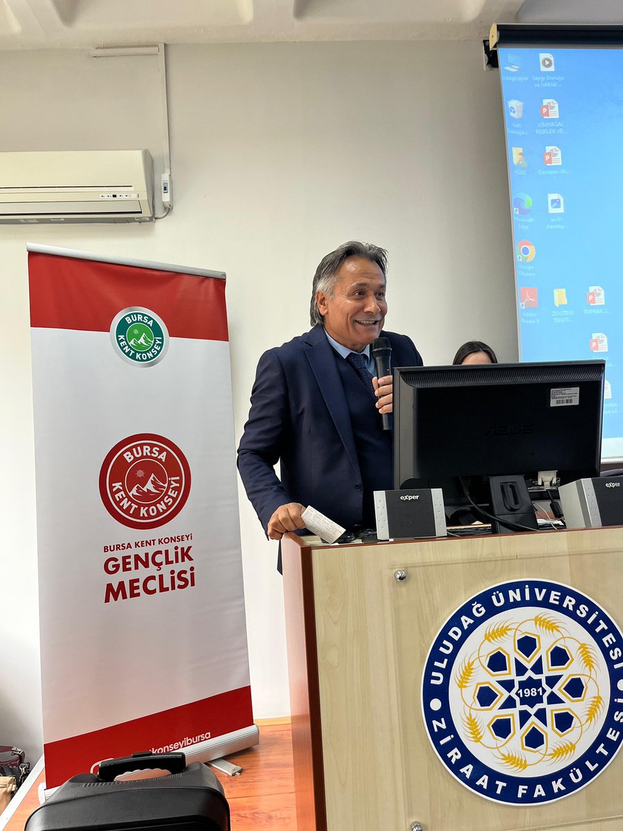 BursaKentKonsey's tweet photo. Bursa Kent Konseyi Gençlik Meclisi tarafından 5 Aralık Dünya Toprak Günü kapsamında düzenlenen panel, Bursa Uludağ Üniversitesi Ziraat Fakültesi Prof. Dr. Rıfat Okuyan Salonu’nda geniş bir katılımla gerçekleştirildi. https://t.co/OLJxiOXvoH