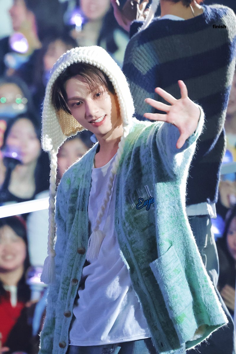 251206

#준 #JUN #문준휘 #ジュン #文俊辉 #세븐틴 #SEVENTEEN