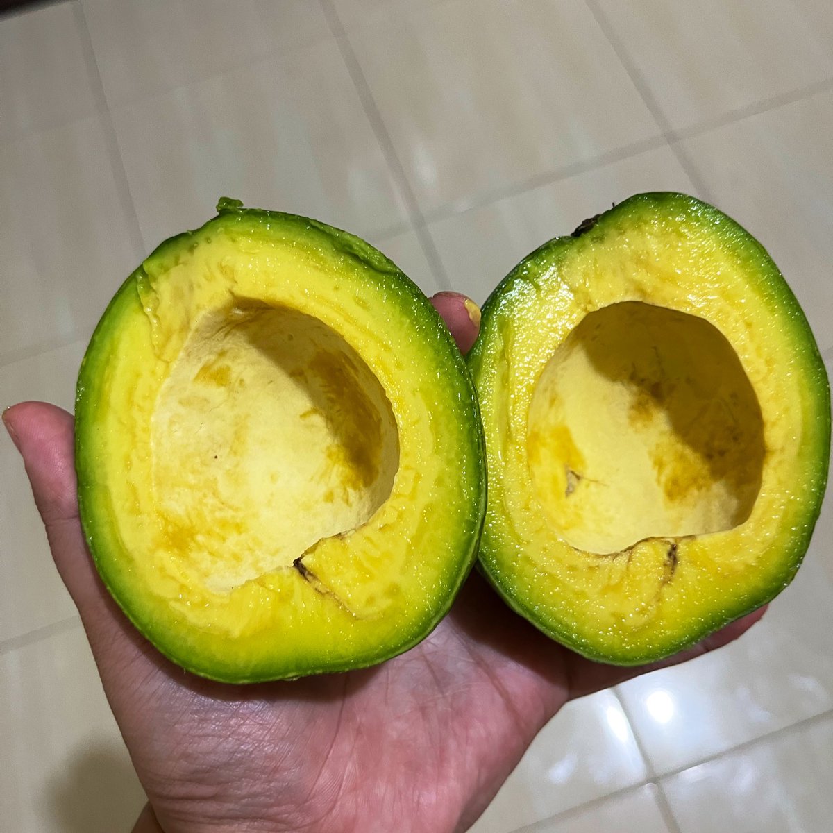 trustmee_'s tweet image. IN SUHAY SALIM WE TRUST🫶

You guys please mark her shop!! the avocados they send are never a flop