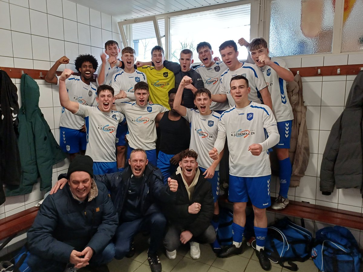 JelleDwop's tweet photo. Klus alsnog geklaard in Haaksbergen, handhaving in de 5e divisie. Trots op die gasten van @SVURK 19-1. https://t.co/dcILvfIBVl