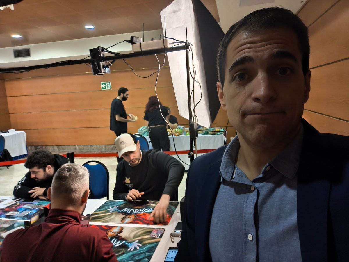 Ronda 4 y mi Monster Counters están en dos (pensaba que estaría mejor. Será la adrenalina?) 

Venid a ver el directoooo <a href="/CtoESModern/">CAMPEONATO MODERN</a> 

twitch.tv/campeonatomode…