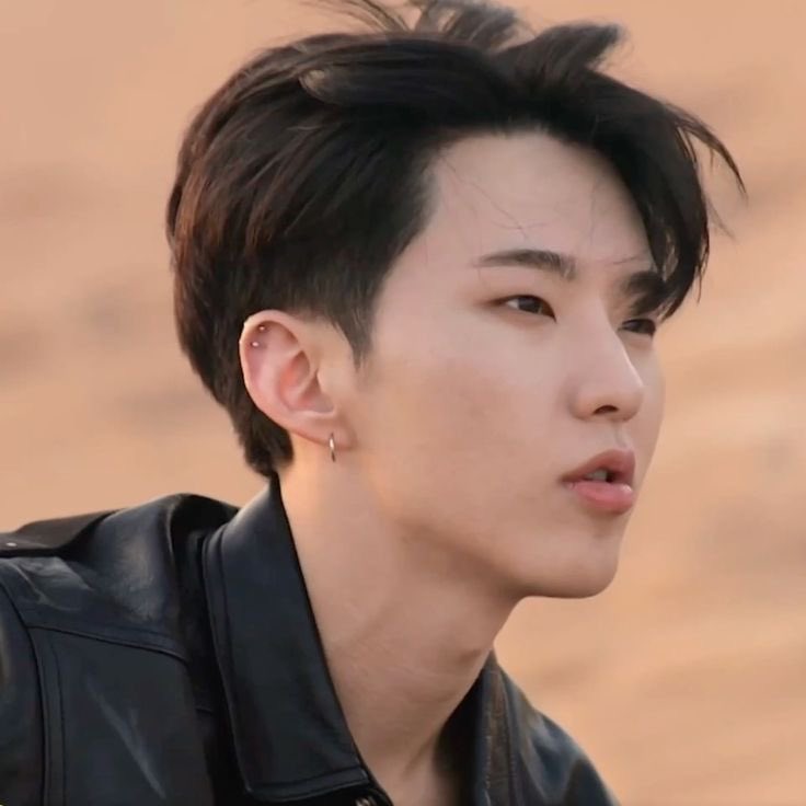 HoshiInMyPhone's tweet photo. DUBAI HOSHI, U WILL ALWAYS BE ICONIC. https://t.co/56toIysWox