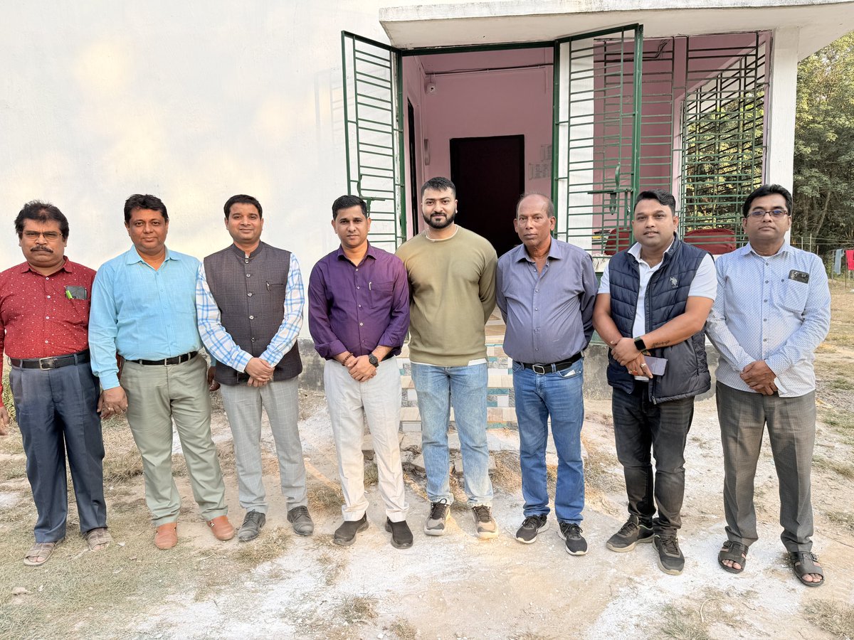 Visited the poultry farm of Shri Amal Banik at Shibnagar, West Tripura, a progressive farmer who has set a benchmark in the state. With 1 Lakh birds producing 70,000 eggs daily, he earns approx ₹1.5 crore annually. 
Assured full support from the ARD Dept. for his further growth.
