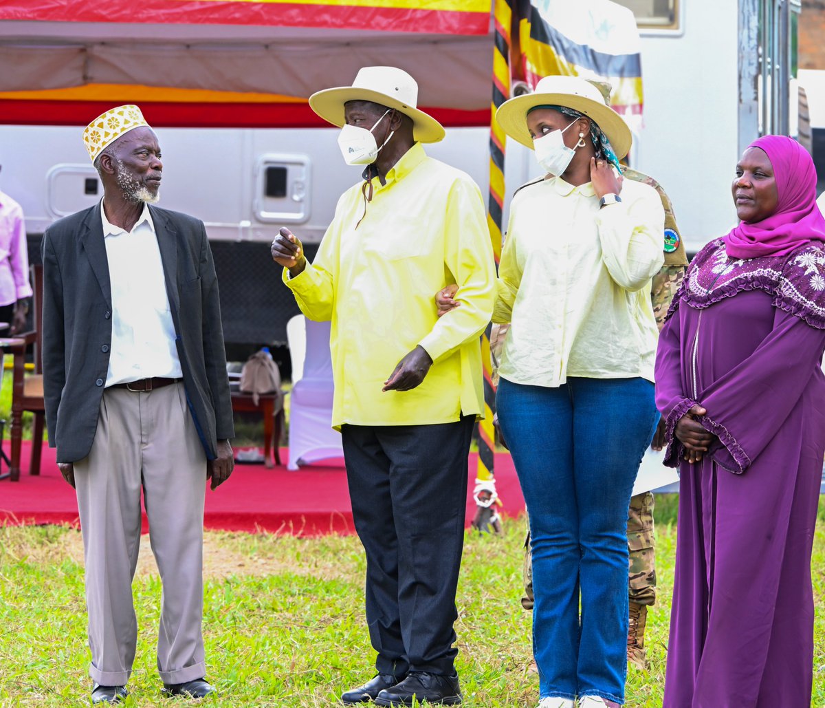 KagutaMuseveni's tweet photo. Together with the NRM leadership, I held my first rally today at Kayomba Primary School in Kitagwenda. I thanked God for enabling me to meet my veteran comrade, Mzee Bruhan Sserunga, who understands the challenges facing our fishing communities, and I look forward to engaging him further. I also thanked the LDU for supporting the UPDF in defeating the ADF here. As neighbours to Congo, the people of Kitagwenda know the cost of war. The NRM has safeguarded peace, which protects both lives and property.

On development, we have secured funding for the Ibanda–Kagongo–Kabujogera–Kamwenge road. I also thank the farmers of Kitagwenda, where 60 percent of households are now in the money economy. I will address the remaining concerns during my upcoming radio talk show. Nimwebare munonga Abanya Kitagwenda.