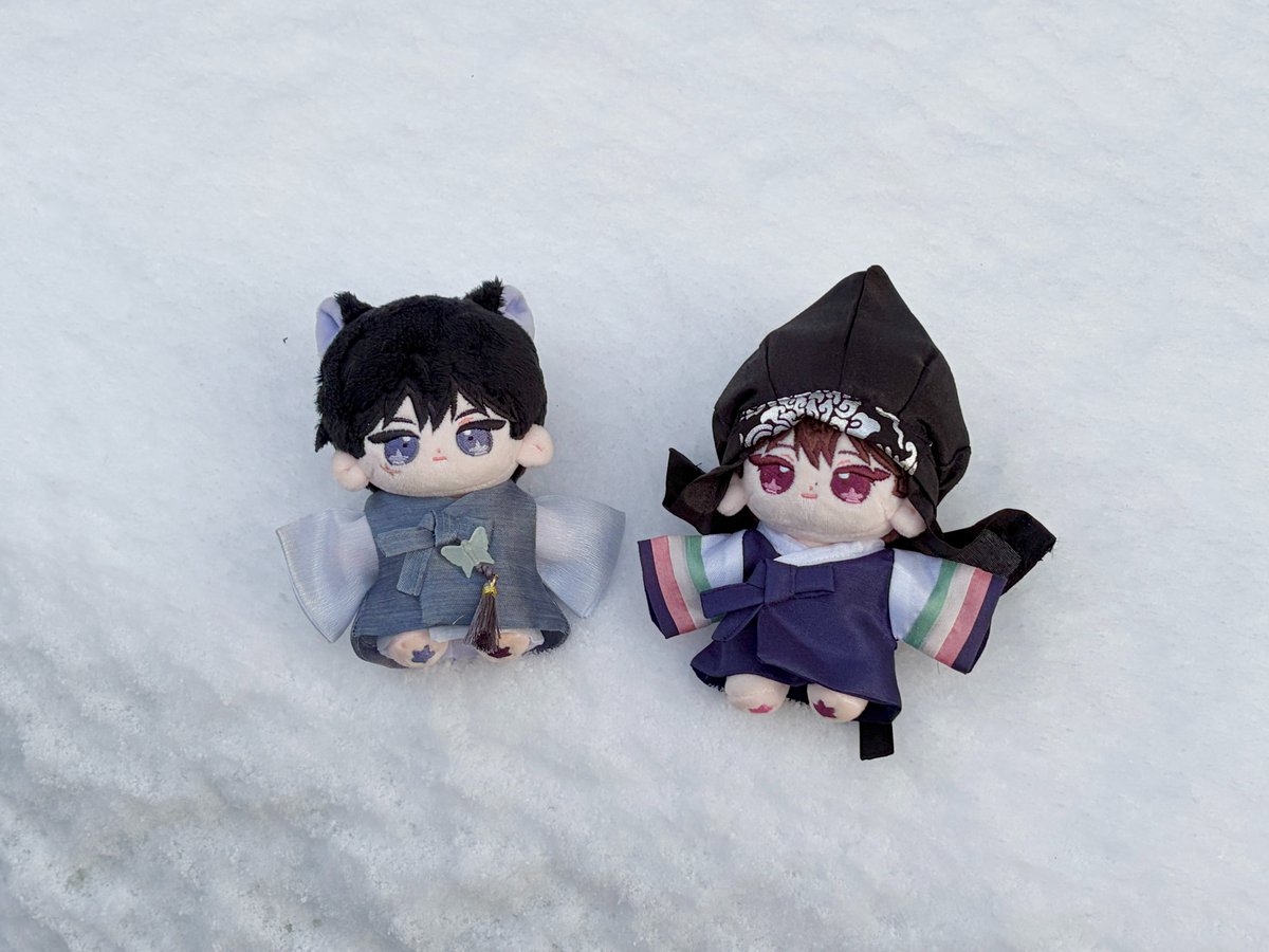 softyor_tor's tweet image. RT+팔로워 이벤트   

✨도련님 비단장 10cm &amp;amp; 5cm 한복 (운현,색동 2종) 
12/6 14:00 ~ 12/7 22:00 (2차 오픈)
&amp;gt; 배송 : 구정 전 발송
&amp;gt; 타래에도 다양한 사진 링크 걸어둘게요!

윗치폼&amp;gt; witchform.com/deposit_form/9…
홈페이지&amp;gt;softyor.kr/shop_view/?idx…