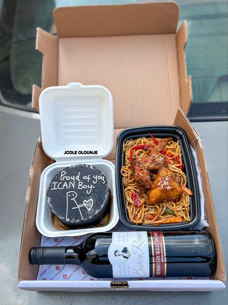 jcoleolounje's tweet photo. POV: He passed his ICAN exams and a yummy food box was sent to him 😍

Yummy food boxes/trays are available everyday on preorder. 😋

Food box price- #10,000 upwards 
Food tray price- #35,000 upwards

📍: OAU, Ile-Ife https://t.co/UkGexYJpnl