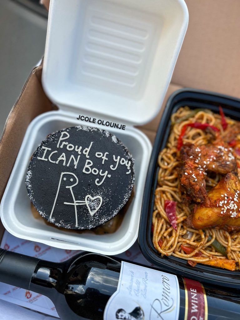 jcoleolounje's tweet photo. POV: He passed his ICAN exams and a yummy food box was sent to him 😍

Yummy food boxes/trays are available everyday on preorder. 😋

Food box price- #10,000 upwards 
Food tray price- #35,000 upwards

📍: OAU, Ile-Ife https://t.co/UkGexYJpnl