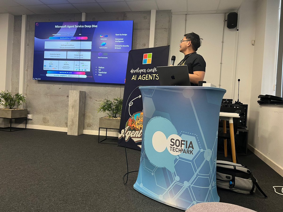 Nicholas Chang tweet media