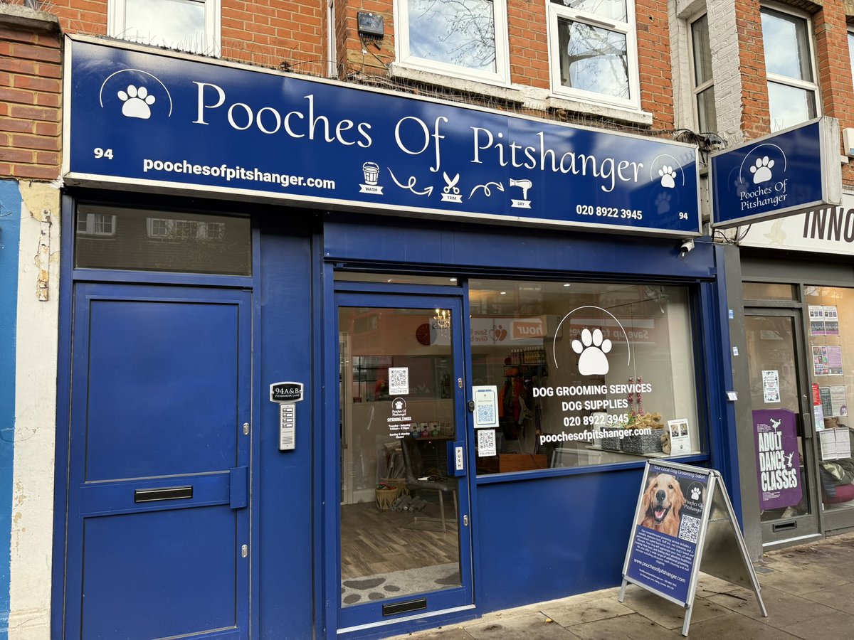 JJM_Ealing's tweet photo. #SmallBusinessSaturday is being well supported by the locals on or close to #Pitshanger #GBHighSt #PitshangerLane!
Remember to shop small & support local businesses in your community not only today but for the Christmas period too. #shoplocal #useitorloseit #LoveEalingLoveLocal https://t.co/yKUn8uifyg