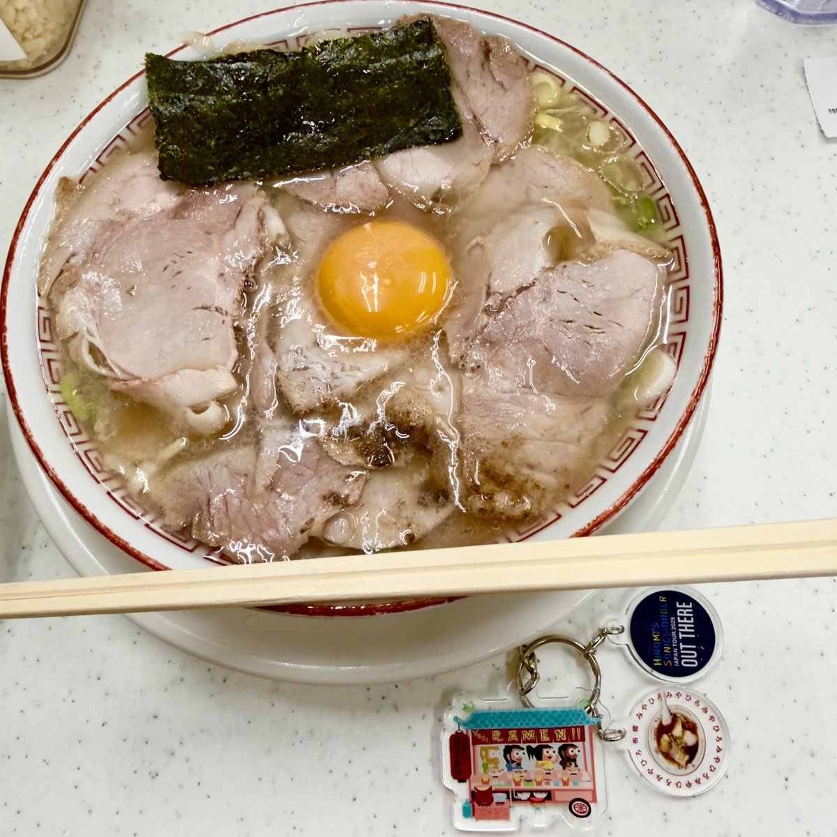 aether2011's tweet image. Hiromi’s Sonicwonder JAPAN TOUR 2025 “OUT THERE”@東京国際フォーラム、12/6の公演終了！
本日のソロピアノ曲は、上原ひろみ作品の中でも最も繊細な1曲”Haze”。
最高のライブでした！
そして、ライブ後は秋葉原マルショーラーメンでYes！Ramen!!
#上原ひろみ #hiromissonicwonder #yesramen