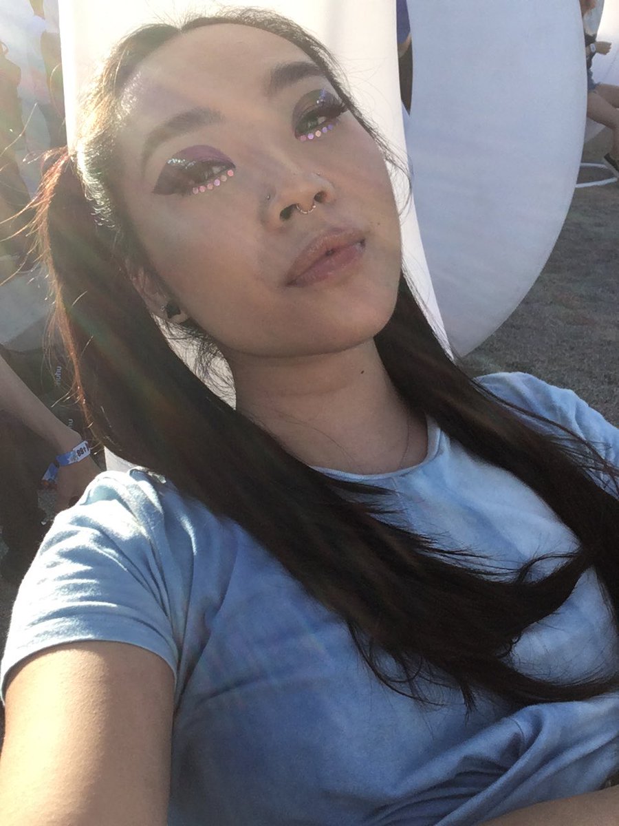 ElleLovely's tweet photo. Good morning findom! Another beautiful day to empty bank accounts. https://t.co/ImcbDRpaPa