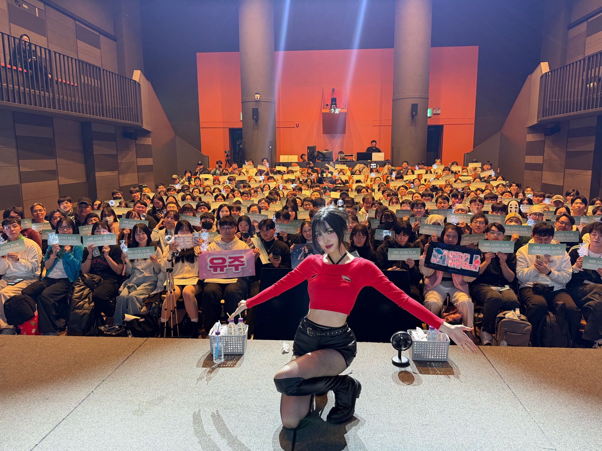 G7fGF2MbgAEyJ95?format=jpg&name=large