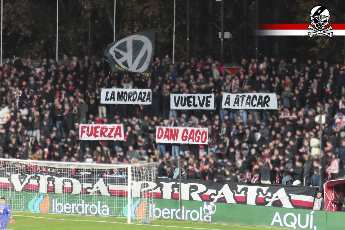 Ejecutar un desahucio no es un delito pero sí lo es el cubrirlo.

La Ley Mordaza vuelve a atacar a quien se encarga de fotografiar la vergüenza policial.

¡Fuerza, <a href="/DaniGagoPhoto/">Dani Gago</a>!