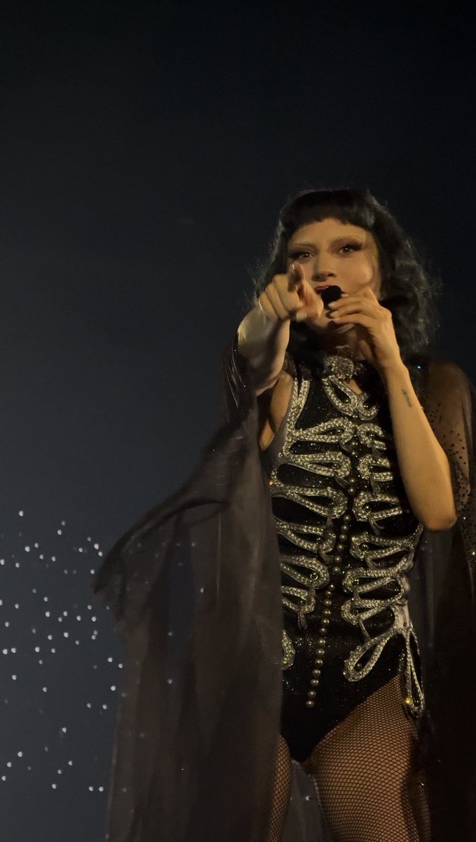 🥹🤍 <a href="/ladygaga/">Lady Gaga</a> #MAYHEMBALL