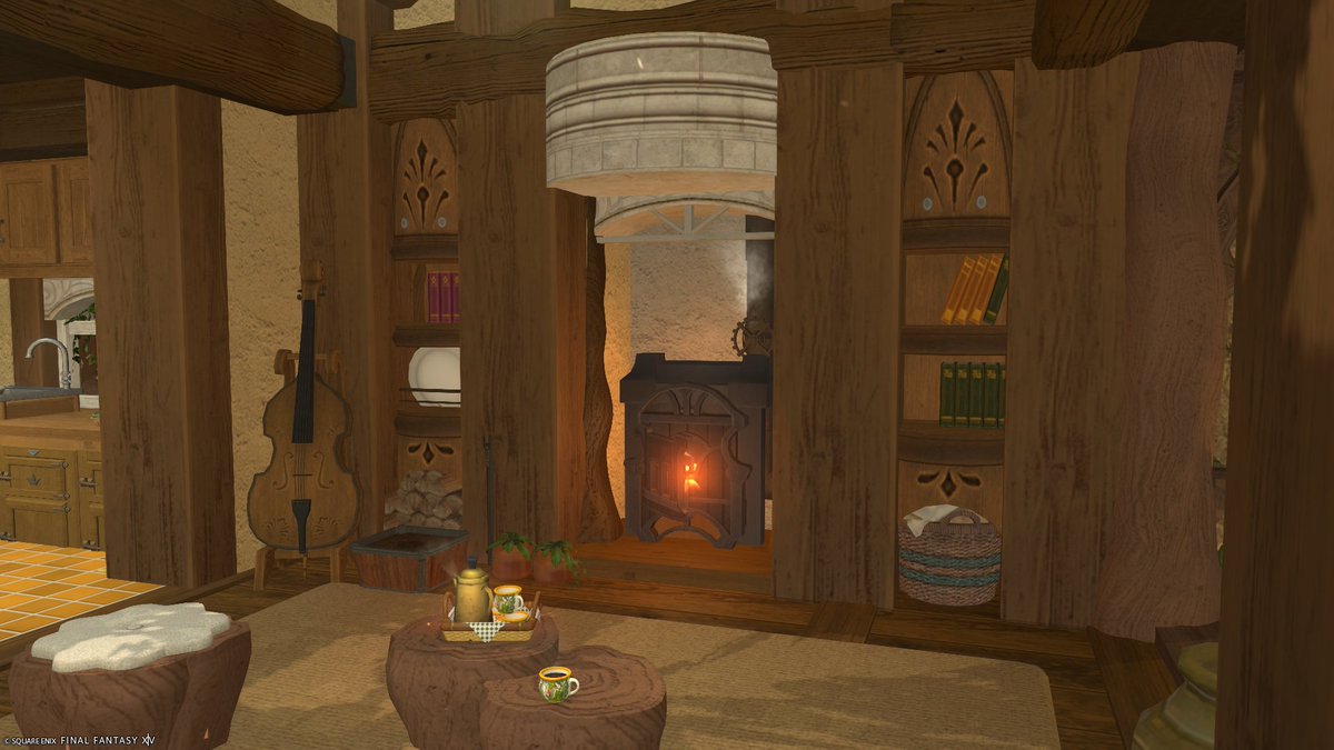 ぽん子さんの制作されたハウスにお邪魔してきました
入った瞬間からはいかわいいの一言、ララフェルハウスの理想形
個人的に階段周辺の造形が優勝です
大き目の窓からは仕事の細かい遠景が見え、キッチンの窓からもちゃんと外が見える様に作りこまれていてため息が出ます
ストーブまでも可愛い！